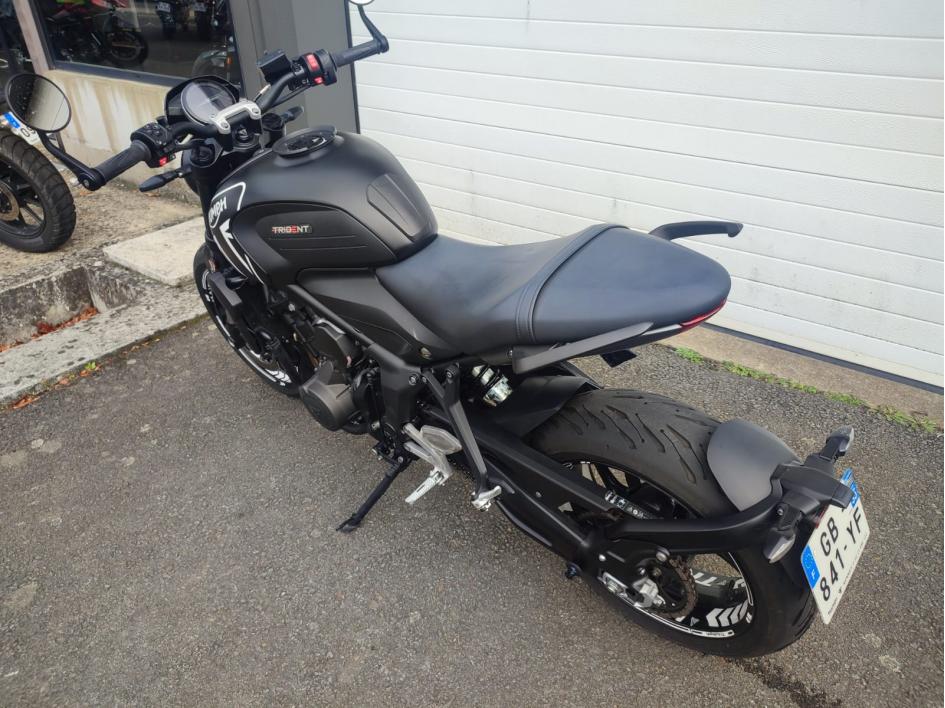TRIUMPH TRIDENT 660