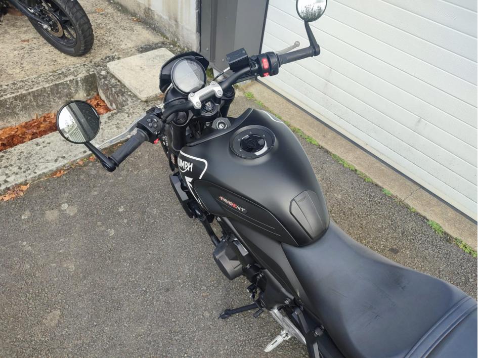 TRIUMPH TRIDENT 660