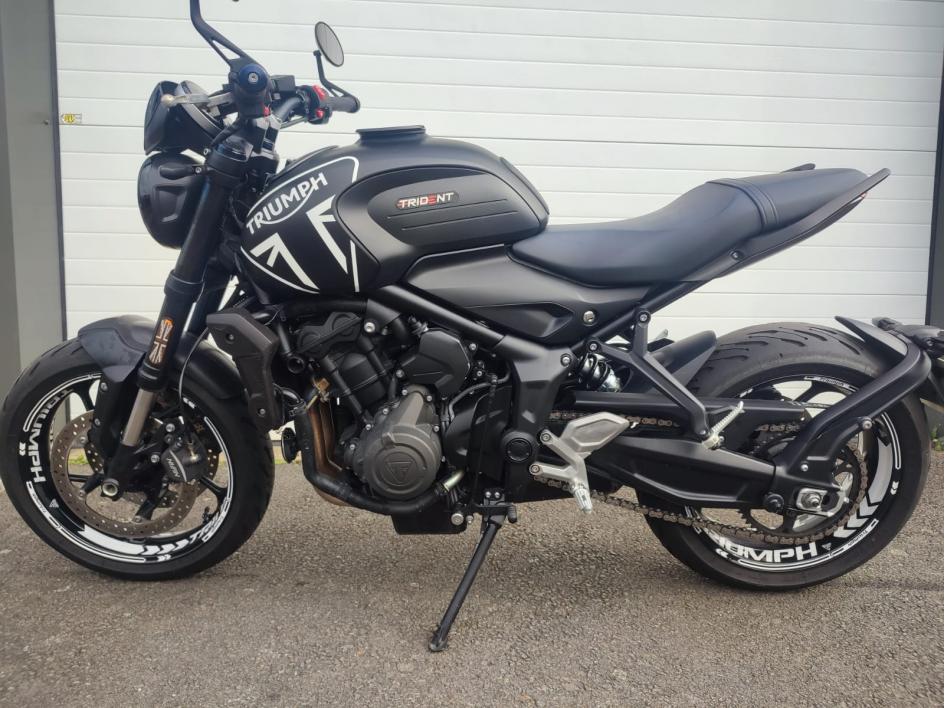 TRIUMPH TRIDENT 660