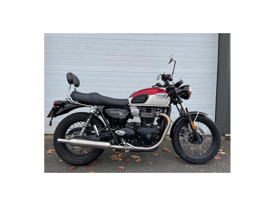 TRIUMPH BONNEVILLE T100 900