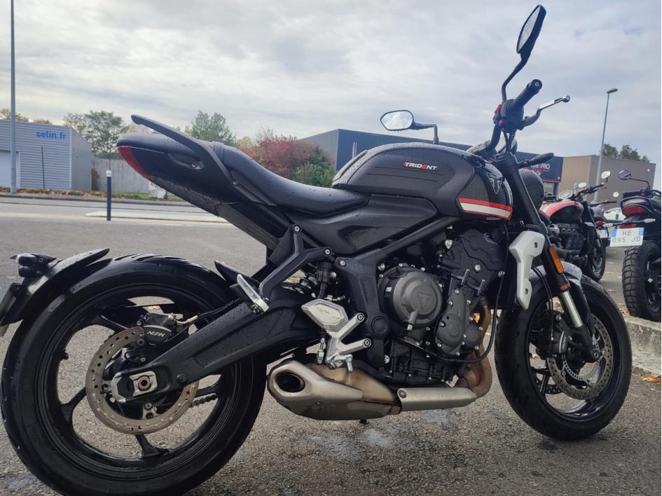 TRIUMPH TRIDENT 660