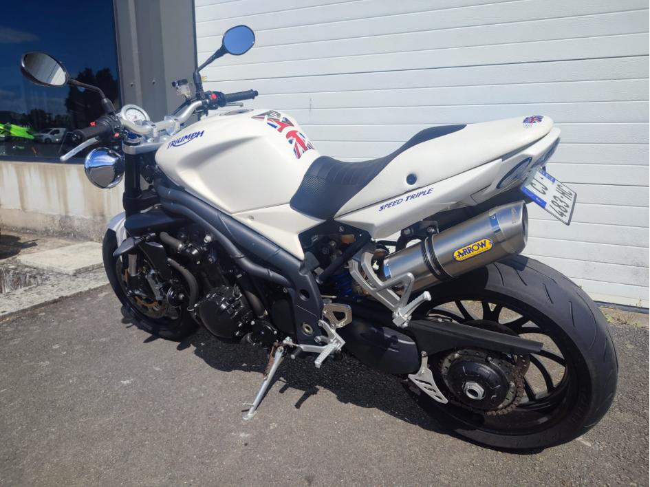 TRIUMPH SPEED TRIPLE 1050