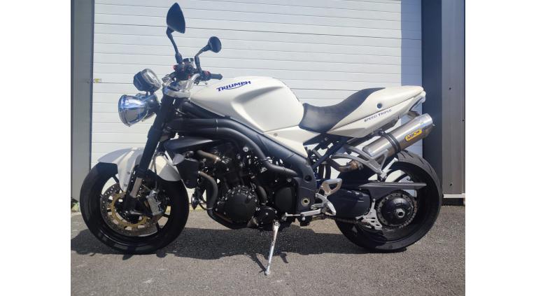 TRIUMPH SPEED TRIPLE 1050