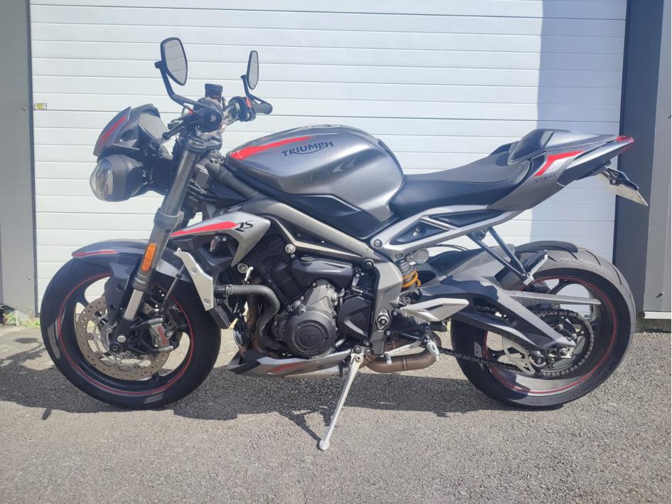 TRIUMPH STREET TRIPLE 765 RS