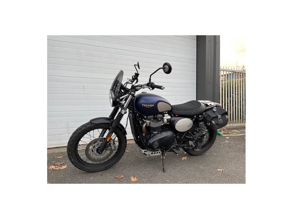 TRIUMPH SCRAMBLER 900