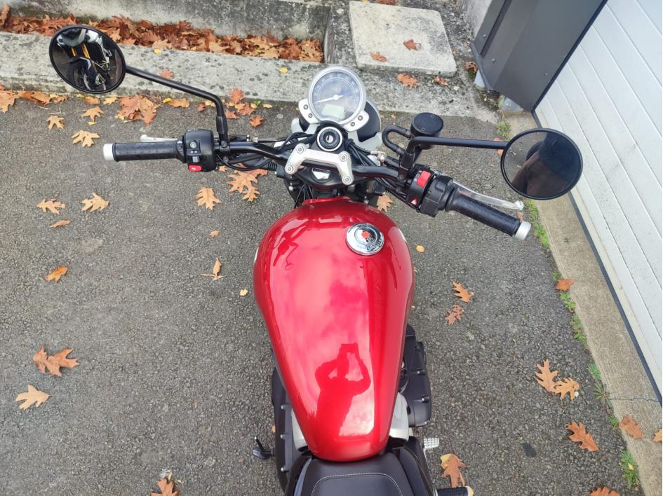 TRIUMPH STREET TWIN  900