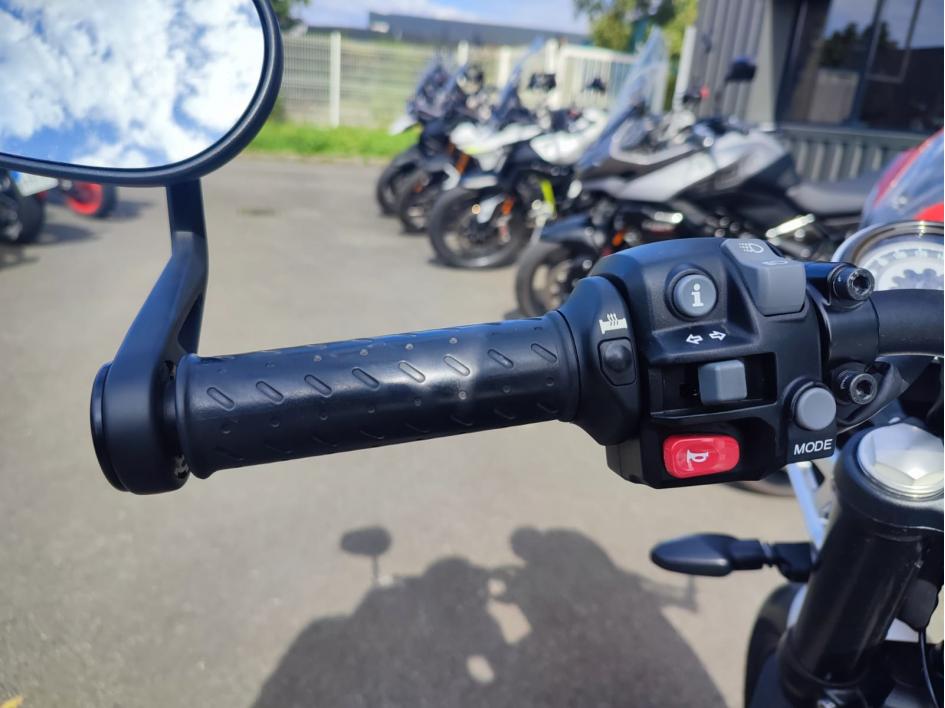 TRIUMPH SPEED TWIN 1200