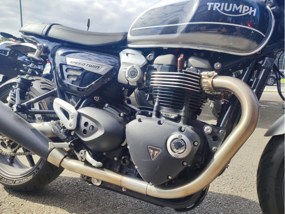 TRIUMPH SPEED TWIN 1200
