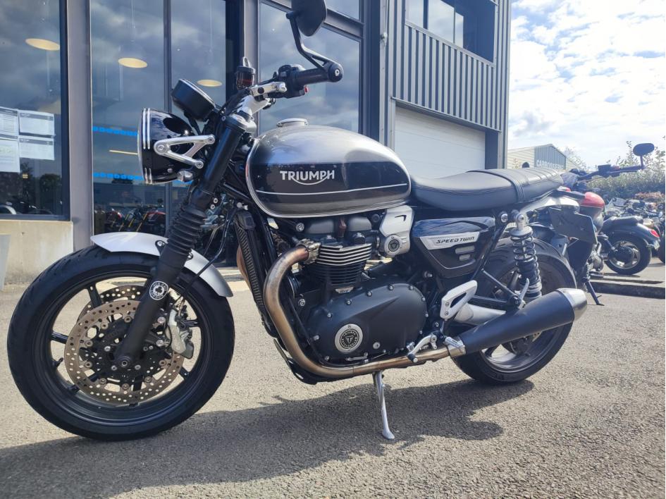 TRIUMPH SPEED TWIN 1200