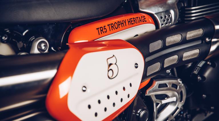 1200 SCRAMBLER TR-5 TROPHY HERITAGE