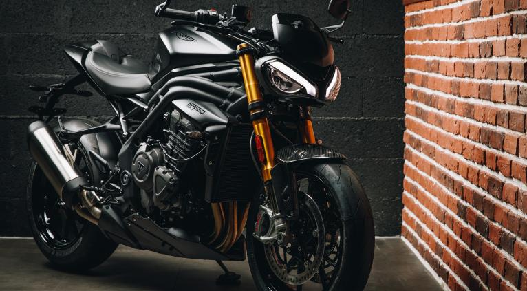 1200 SPEED TRIPLE RS FULL MATT BLACK