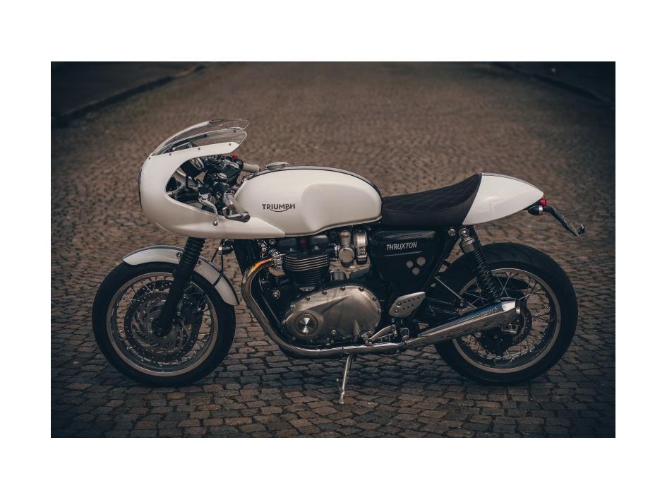 1200 THRUXTON VINTAGE RACER